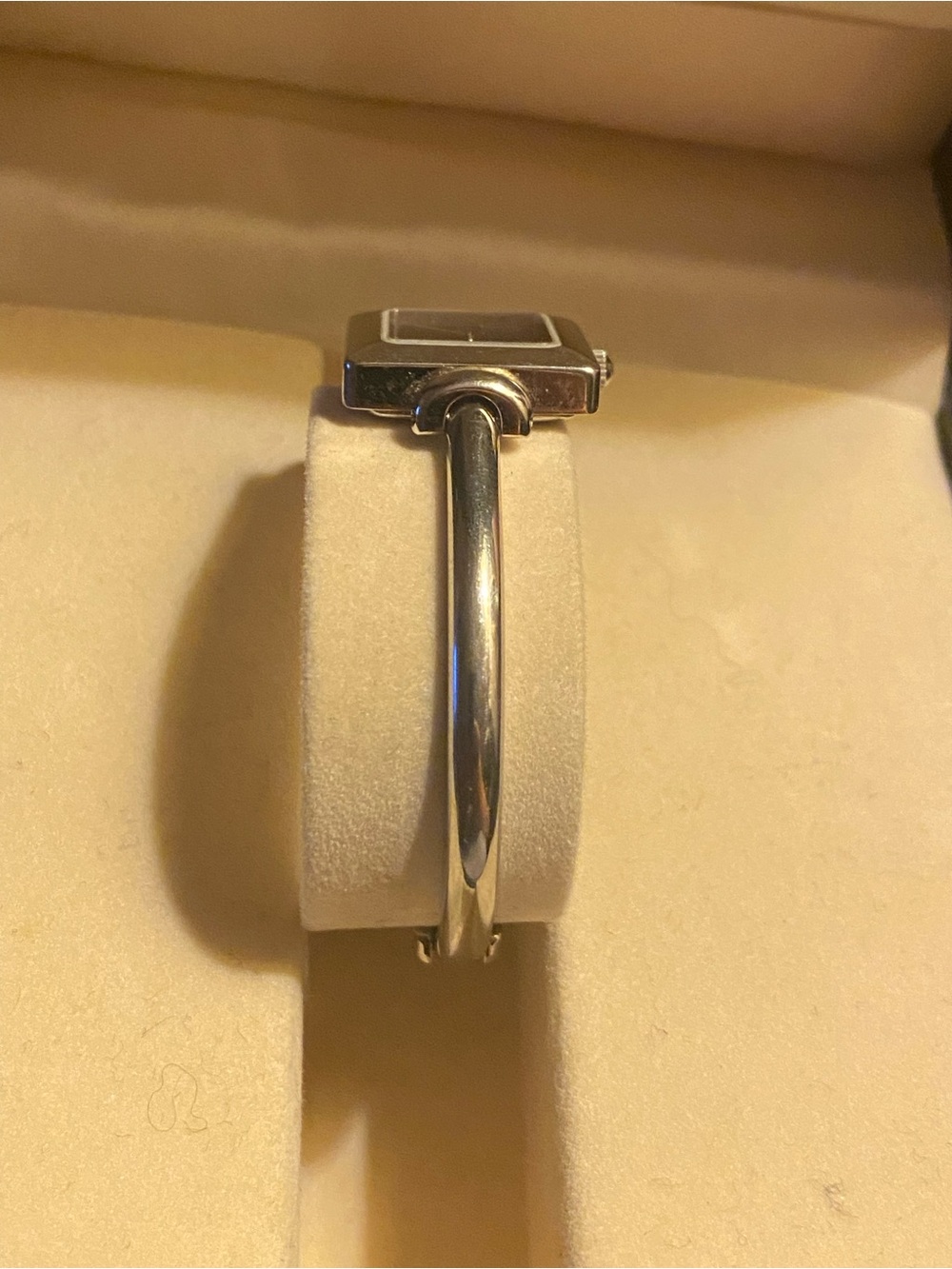 Vintage Gucci 1900L Stainless Steel Bangle Watch Size Small - Picture 2 of 6